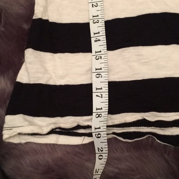 Black & White Rue21 Top - Picture 4 of 4